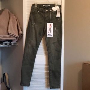 Celebrity Pink Olive ankle skinny jeans